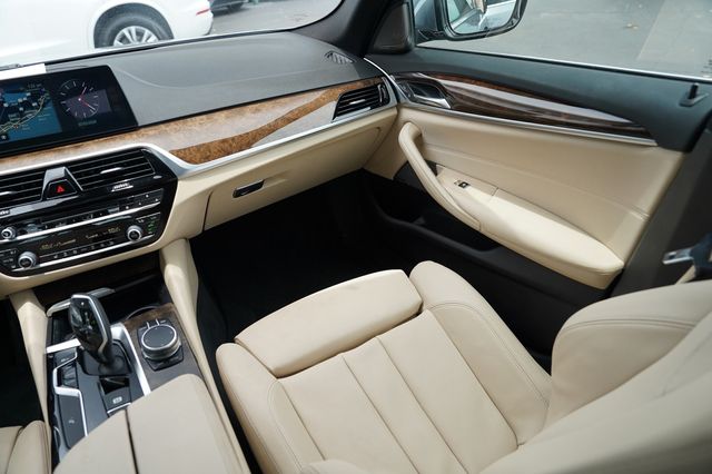2017 BMW 5 Series 530i xDrive - 23035668 - 24