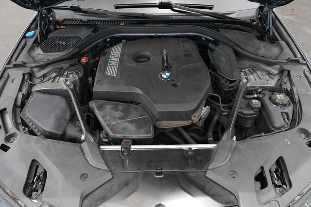 2017 BMW 5 Series 530i xDrive - 23035668 - 43