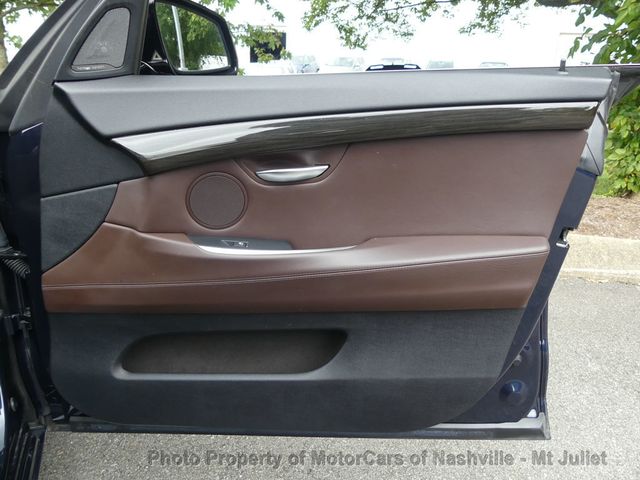 2017 BMW 5 Series 535i Gran Turismo - 22562334 - 16