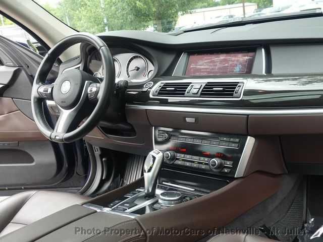 2017 BMW 5 Series 535i Gran Turismo - 22562334 - 31