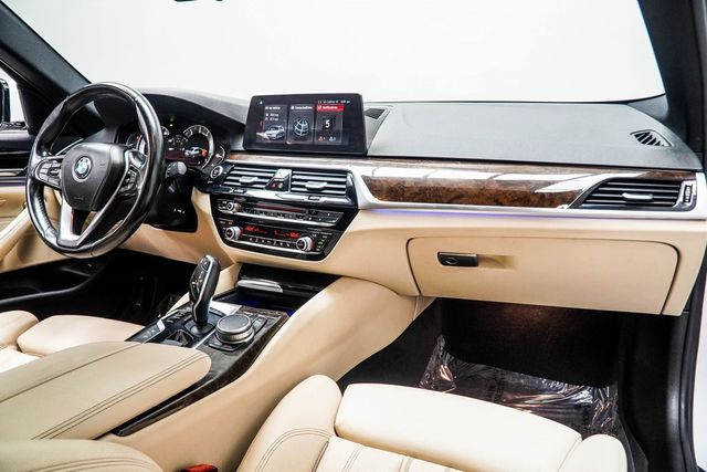 2017 BMW 5 Series 540i - 22910238 - 15