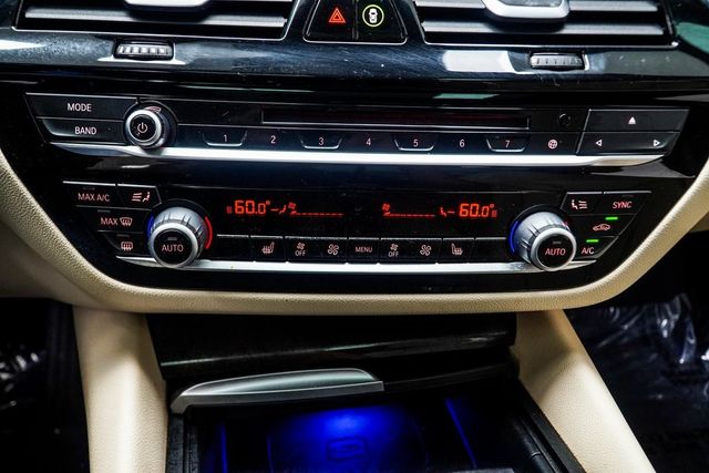 2017 BMW 5 Series 540i - 22910238 - 19