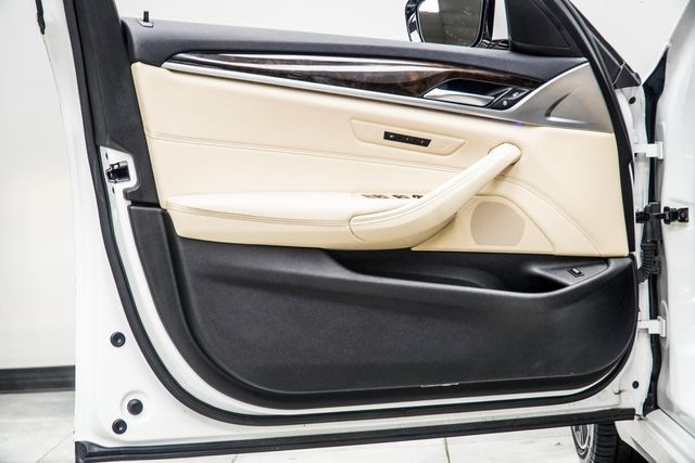 2017 BMW 5 Series 540i - 22910238 - 28