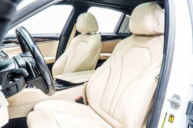 2017 BMW 5 Series 540i - 22910238 - 30