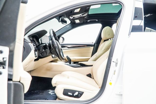 2017 BMW 5 Series 540i - 22910238 - 31