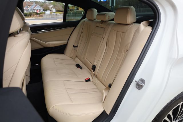 2017 BMW 5 Series 540i - 22947449 - 17