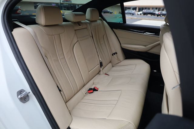 2017 BMW 5 Series 540i - 22947449 - 20