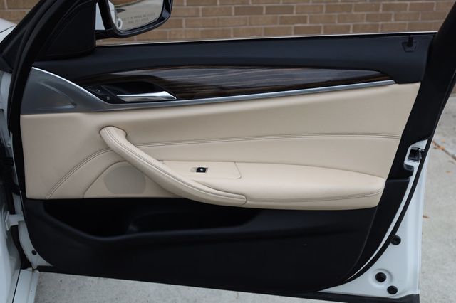 2017 BMW 5 Series 540i - 22947449 - 23