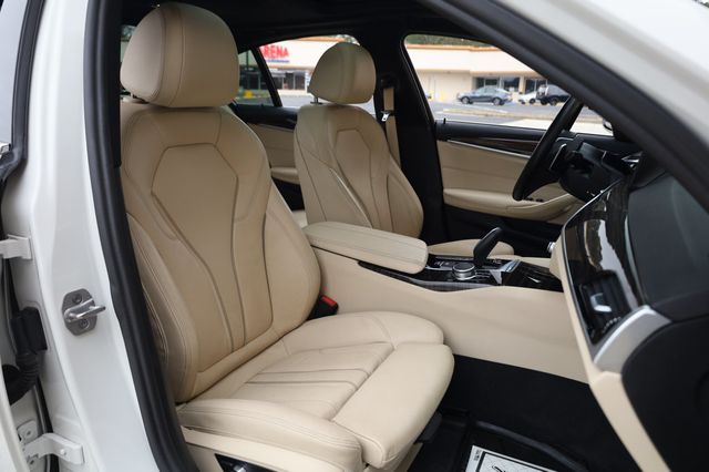 2017 BMW 5 Series 540i - 22947449 - 24