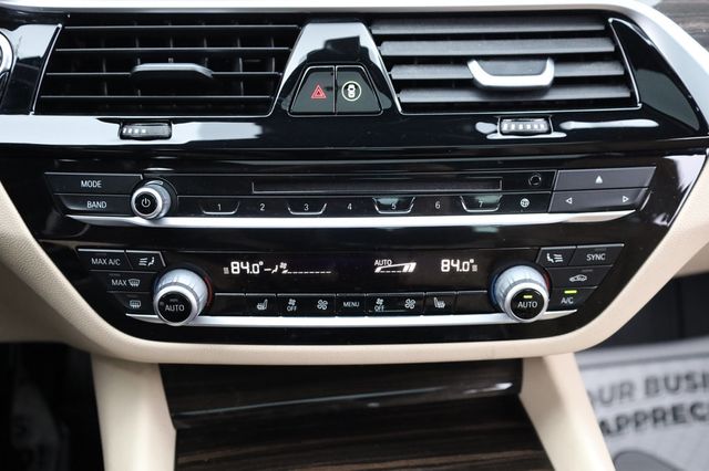 2017 BMW 5 Series 540i - 22947449 - 38