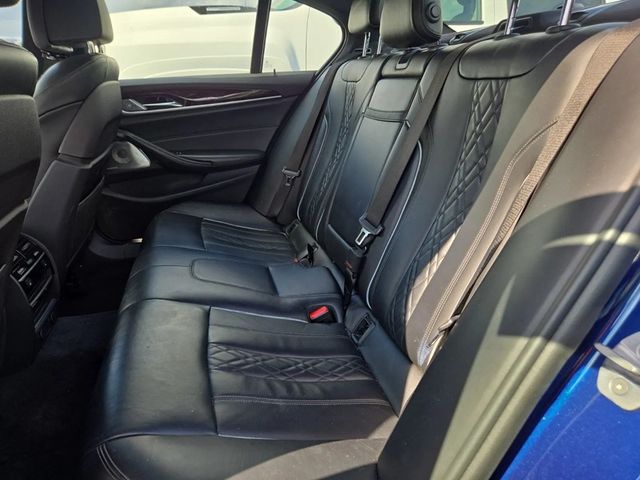 2017 BMW 5 Series 540i - 22999157 - 4
