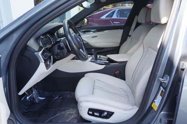 2017 BMW 5 Series 540i M Sport - 23082861 - 18