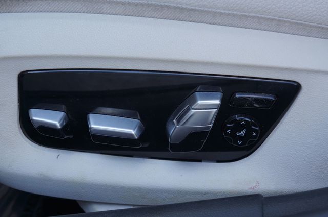 2017 BMW 5 Series 540i M Sport - 23082861 - 19