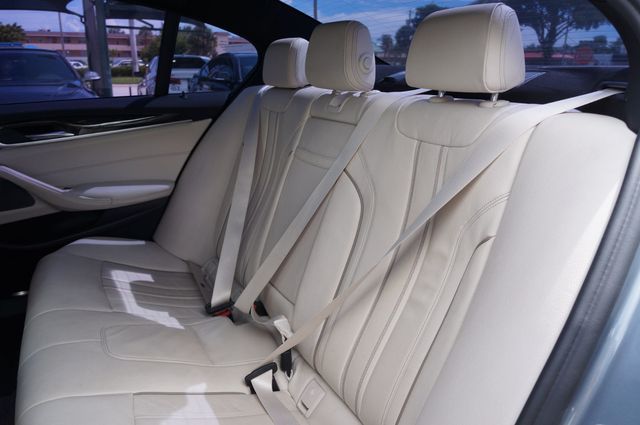 2017 BMW 5 Series 540i M Sport - 23082861 - 23