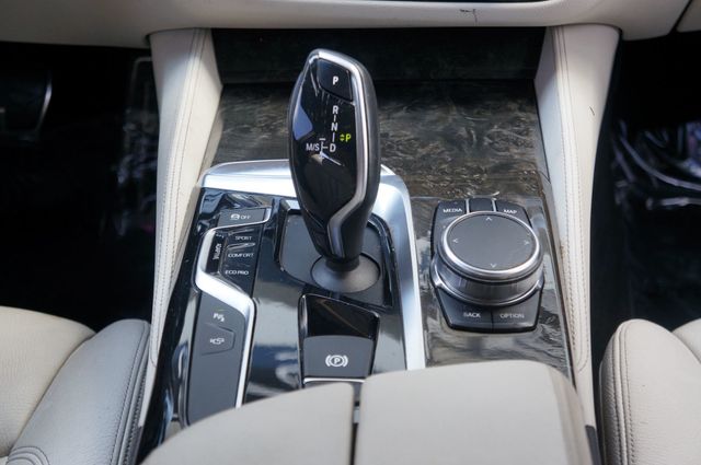 2017 BMW 5 Series 540i M Sport - 23082861 - 33