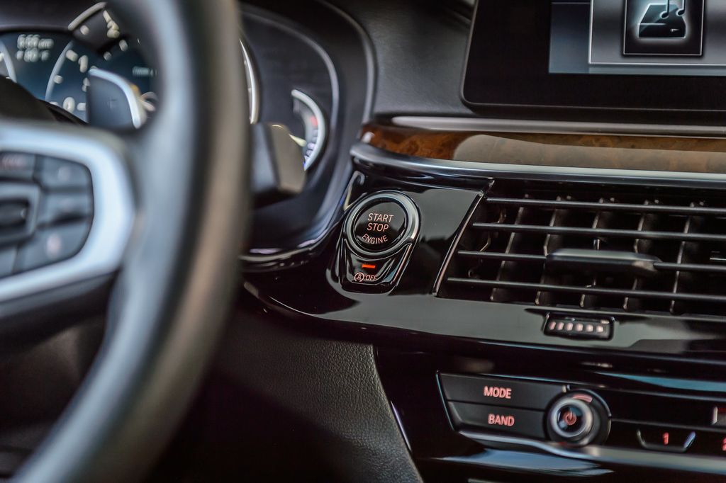 2017 BMW 5 Series 540i M SPORT - NAV - BACKUP CAM - BLUETOOTH - MUST SEE - 22994316 - 26