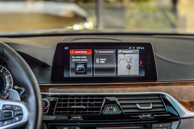 2017 BMW 5 Series 540i M SPORT - NAV - BACKUP CAM - BLUETOOTH - MUST SEE - 22994316 - 27