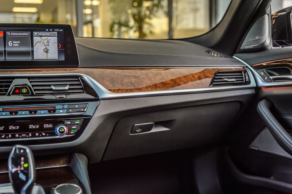 2017 BMW 5 Series 540i M SPORT - NAV - BACKUP CAM - BLUETOOTH - MUST SEE - 22994316 - 33