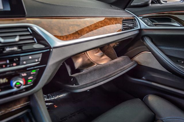 2017 BMW 5 Series 540i M SPORT - NAV - BACKUP CAM - BLUETOOTH - MUST SEE - 22994316 - 34