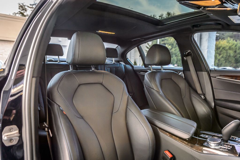 2017 BMW 5 Series 540i M SPORT - NAV - BACKUP CAM - BLUETOOTH - MUST SEE - 22994316 - 35