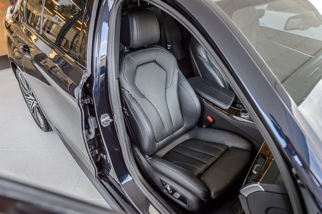 2017 BMW 5 Series 540i M SPORT - NAV - BACKUP CAM - BLUETOOTH - MUST SEE - 22994316 - 42