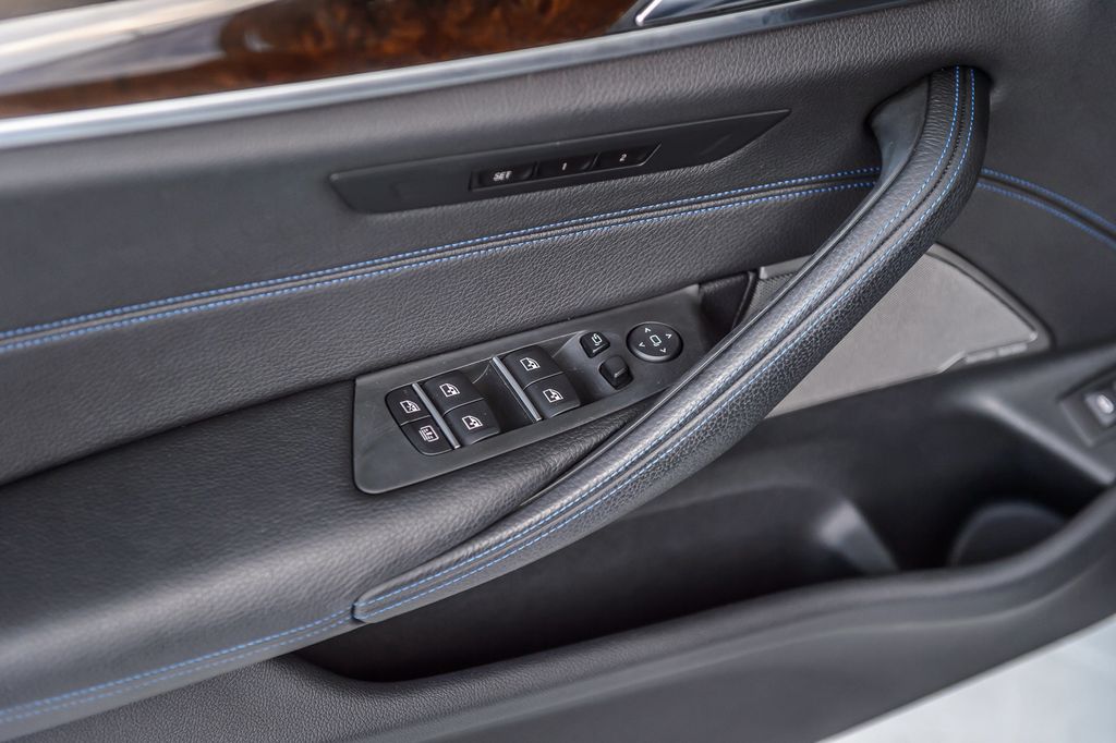 2017 BMW 5 Series 540i M SPORT - NAV - BACKUP CAM - BLUETOOTH - MUST SEE - 22994316 - 48