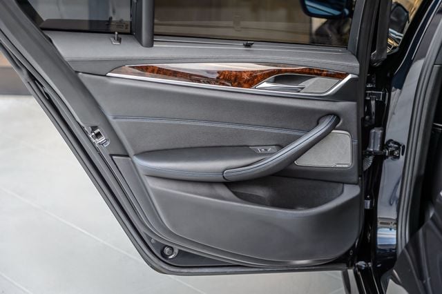 2017 BMW 5 Series 540i M SPORT - NAV - BACKUP CAM - BLUETOOTH - MUST SEE - 22994316 - 50