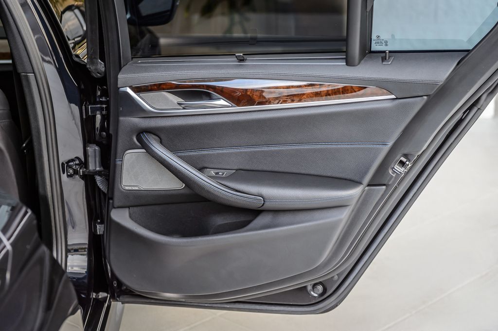 2017 BMW 5 Series 540i M SPORT - NAV - BACKUP CAM - BLUETOOTH - MUST SEE - 22994316 - 51