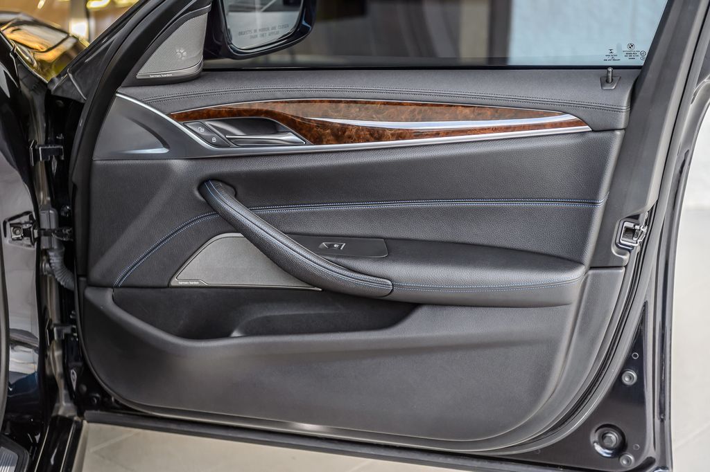 2017 BMW 5 Series 540i M SPORT - NAV - BACKUP CAM - BLUETOOTH - MUST SEE - 22994316 - 52