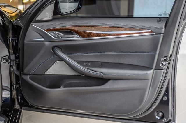 2017 BMW 5 Series 540i M SPORT - NAV - BACKUP CAM - BLUETOOTH - MUST SEE - 22994316 - 52