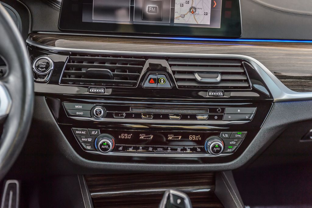 2017 BMW 5 Series 540i M SPORT NAV MOONROOF BACKUP CAM BLUETOOTH LOW MILES - 22947076 - 28