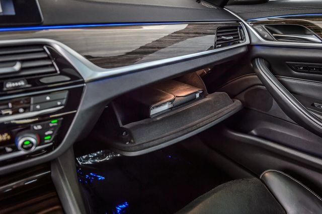 2017 BMW 5 Series 540i M SPORT NAV MOONROOF BACKUP CAM BLUETOOTH LOW MILES - 22947076 - 33