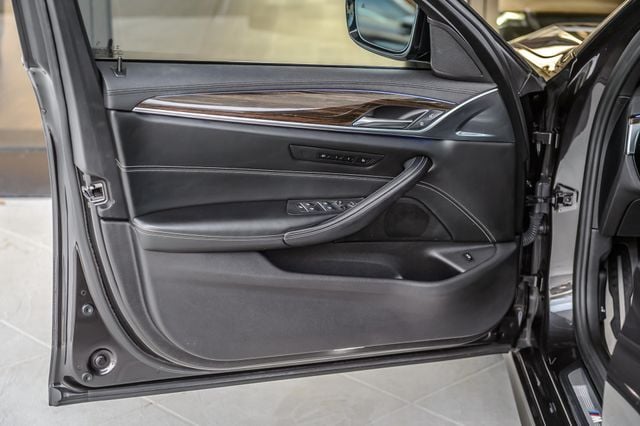 2017 BMW 5 Series 540i M SPORT NAV MOONROOF BACKUP CAM BLUETOOTH LOW MILES - 22947076 - 45