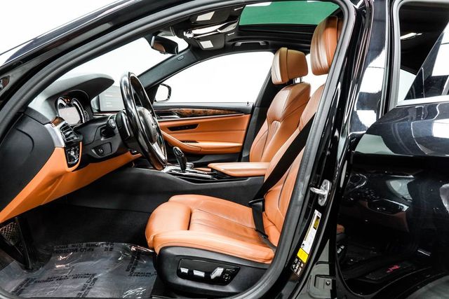 2017 BMW 5 Series 540i xDrive - 22992411 - 15