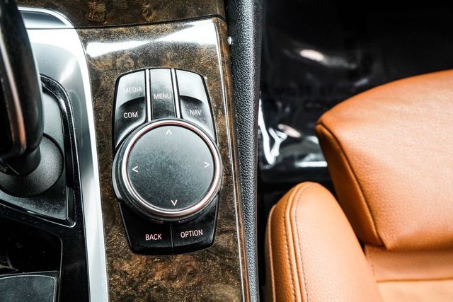 2017 BMW 5 Series 540i xDrive - 22992411 - 24