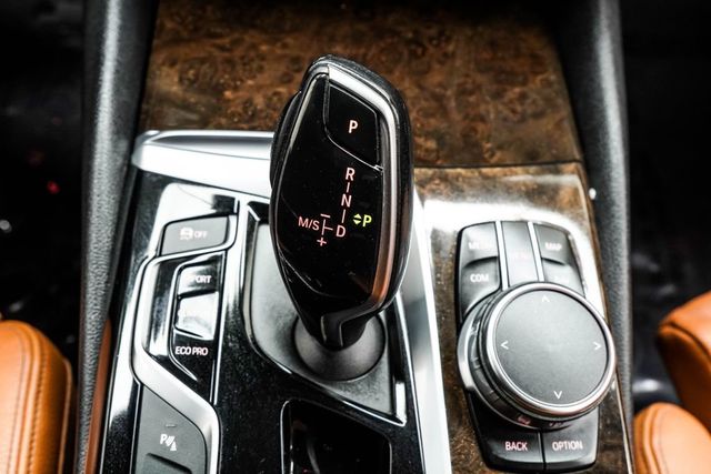 2017 BMW 5 Series 540i xDrive - 22992411 - 25