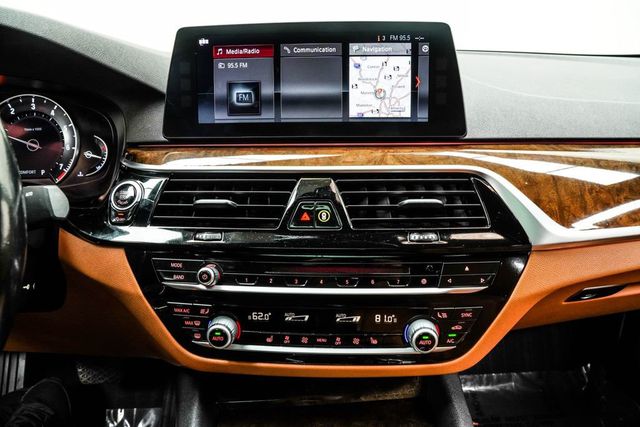 2017 BMW 5 Series 540i xDrive - 22992411 - 26