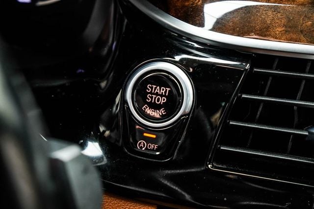 2017 BMW 5 Series 540i xDrive - 22992411 - 28