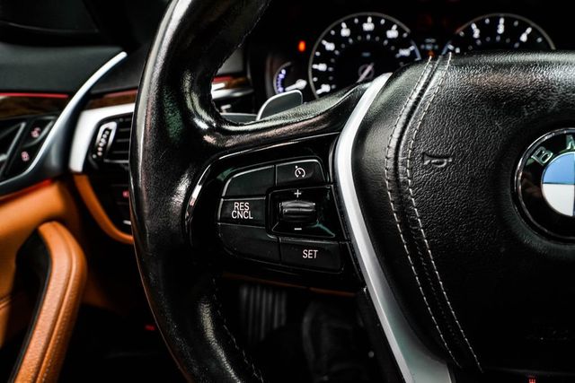 2017 BMW 5 Series 540i xDrive - 22992411 - 36