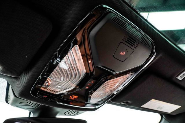 2017 BMW 5 Series 540i xDrive - 22992411 - 38