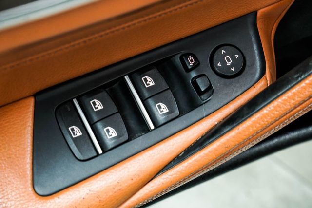 2017 BMW 5 Series 540i xDrive - 22992411 - 41