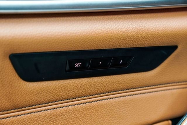 2017 BMW 5 Series 540i xDrive - 22992411 - 42