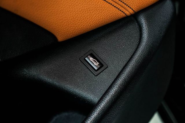 2017 BMW 5 Series 540i xDrive - 22992411 - 44