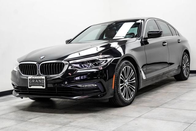 2017 BMW 5 Series 540i xDrive - 22992411 - 6