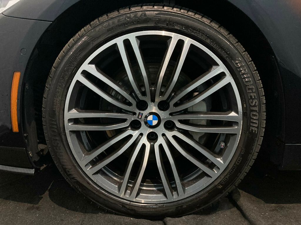 2017 BMW 5 Series 540i xDrive - 21703964 - 26