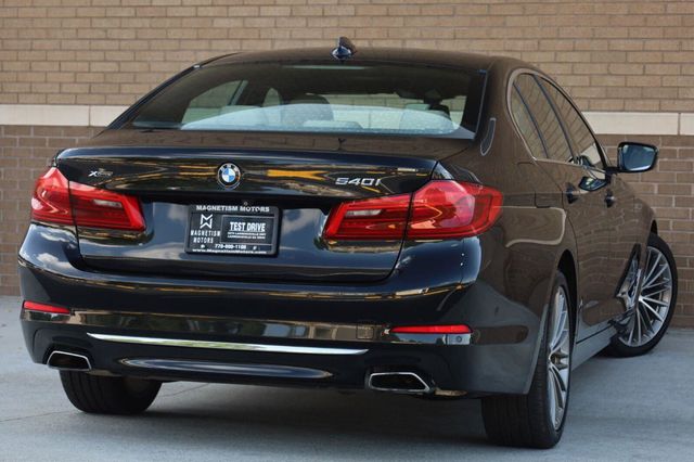 2017 BMW 5 Series 540i xDrive - 23069054 - 10