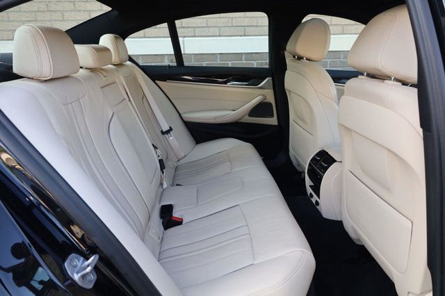 2017 BMW 5 Series 540i xDrive - 23069054 - 24
