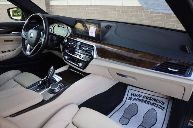 2017 BMW 5 Series 540i xDrive - 23069054 - 29