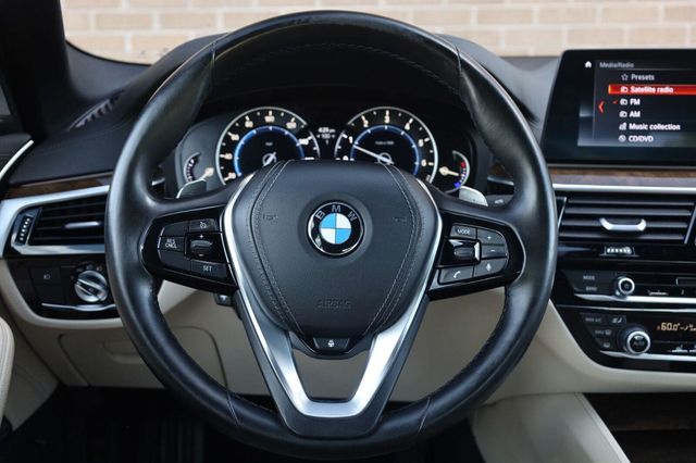 2017 BMW 5 Series 540i xDrive - 23069054 - 31