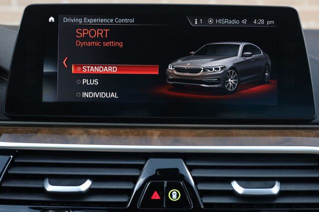 2017 BMW 5 Series 540i xDrive - 23069054 - 40